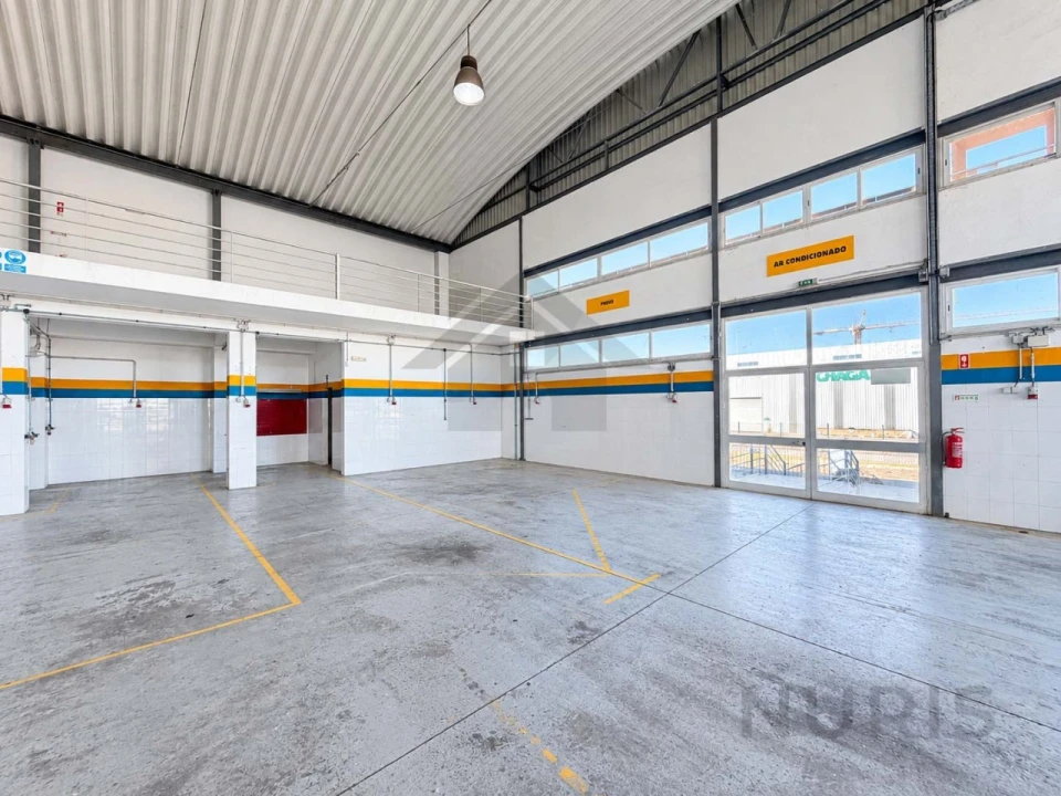 Armazém para Venda em Estômbar e Parchal Foto 18