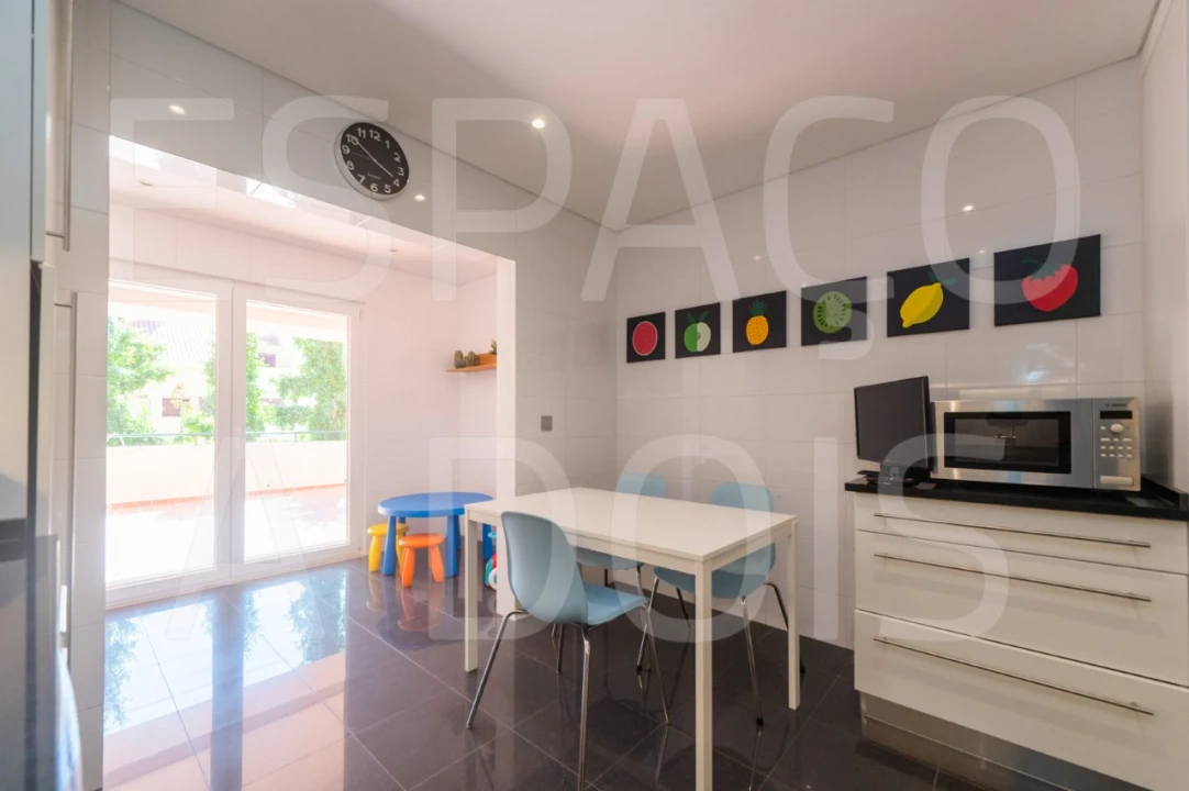 Apartamento T3 para Venda em Queluz e Belas Foto 28