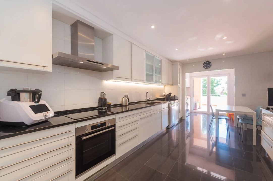 Apartamento T3 para Venda em Queluz e Belas Foto 3