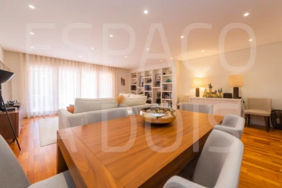 Apartamento T3 para Venda em Queluz e Belas