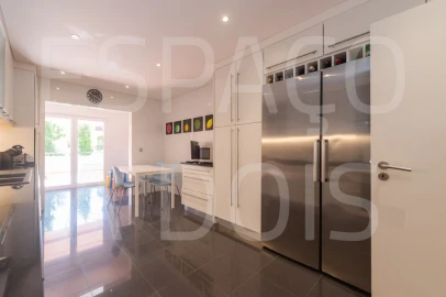 Apartamento T3 para Venda em Queluz e Belas