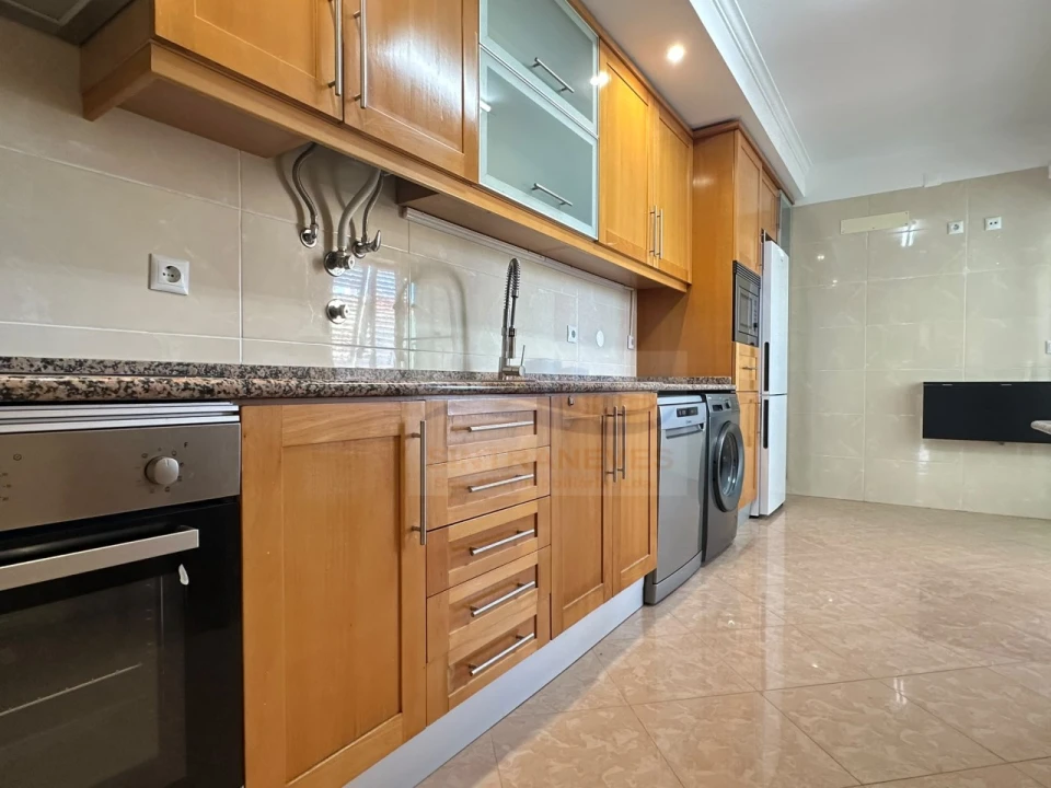Apartamento T3 para Venda em Mina de Água Foto 4