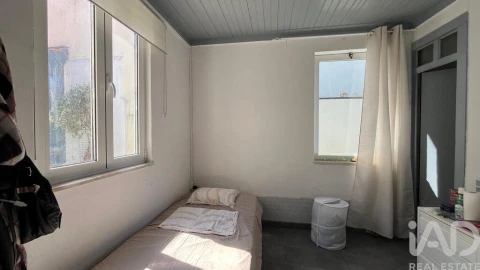 Moradia T3 para Venda em Santo Antonio dos Olivais