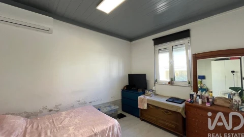 Moradia T3 para Venda em Santo Antonio dos Olivais