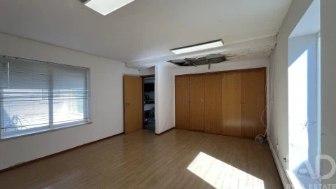 Moradia T3 para Venda em Santo Antonio dos Olivais