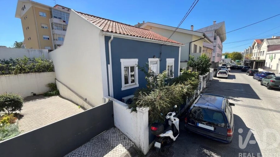 Moradia T3 para Venda em Santo Antonio dos Olivais Foto 32