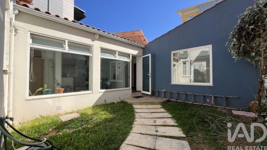 Moradia T3 para Venda em Santo Antonio dos Olivais Foto 3