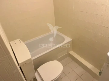 Apartamento T3 para Venda em Santo António dos Cavaleiros e Frielas