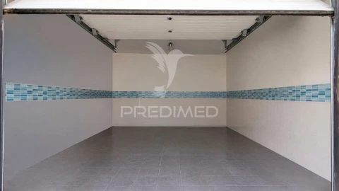 Garagem para Venda em Moita