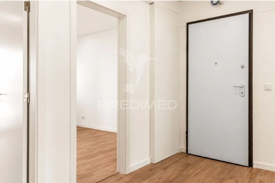Apartamento T3 para Venda em Santo António dos Cavaleiros e Frielas Foto 16