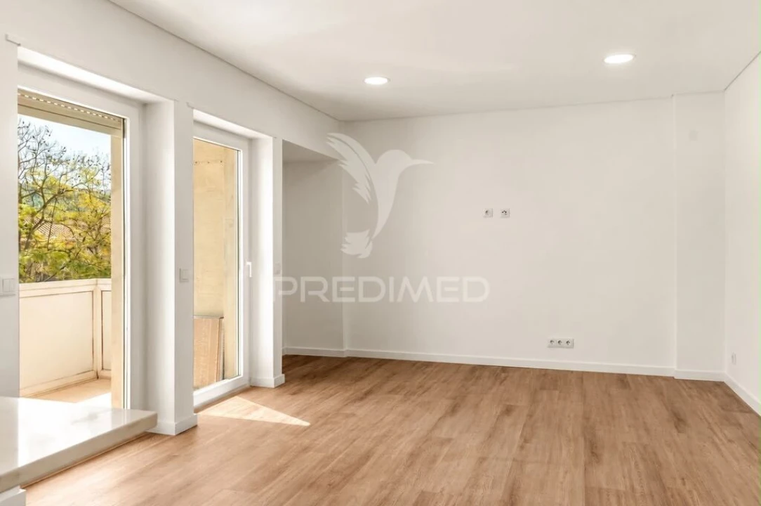 Apartamento T3 para Venda em Santo António dos Cavaleiros e Frielas Foto 7