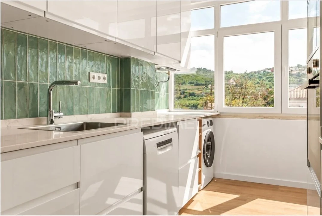 Apartamento T3 para Venda em Santo António dos Cavaleiros e Frielas Foto 1
