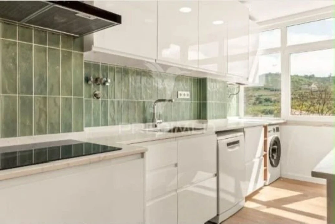 Apartamento T3 para Venda em Santo António dos Cavaleiros e Frielas Foto 6