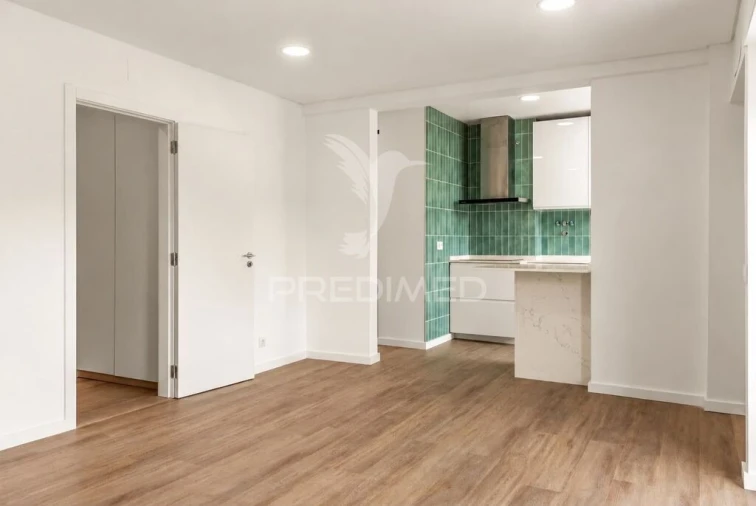 Apartamento T3 para Venda em Santo António dos Cavaleiros e Frielas Foto 2