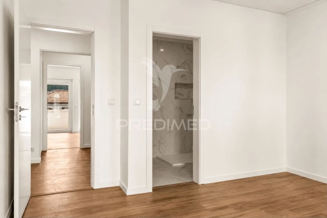 Apartamento T3 para Venda em Santo António dos Cavaleiros e Frielas Foto 14