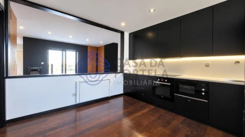 Apartamento T3 para Venda em Póvoa de Varzim, Beiriz e Argivai