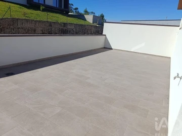 Moradia T3 para Venda em Avessadas e Rosém