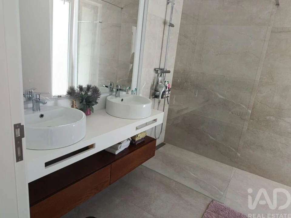 Moradia T3 para Venda em Avessadas e Rosém Foto 15