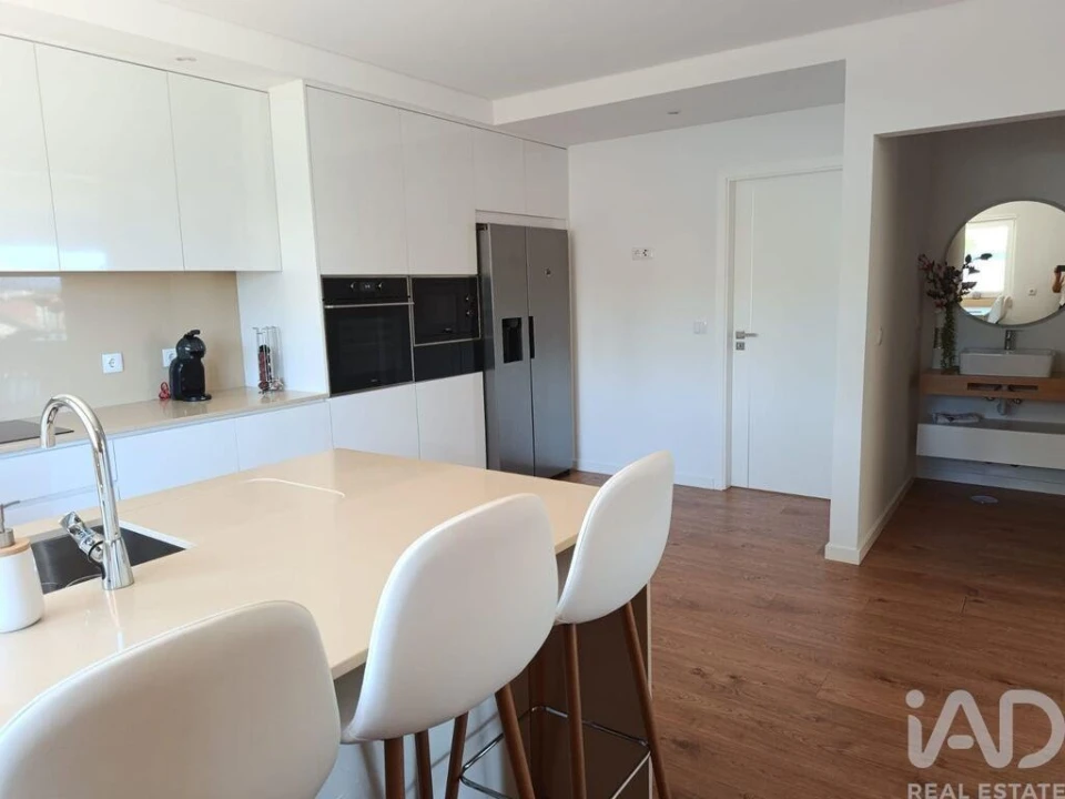 Moradia T3 para Venda em Avessadas e Rosém Foto 7