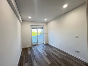 Apartamento T2 para Venda em Corroios