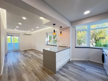 Apartamento T2 para Venda em Corroios