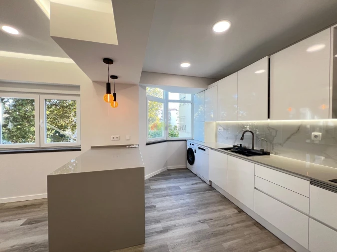 Apartamento T2 para Venda em Corroios Foto 4
