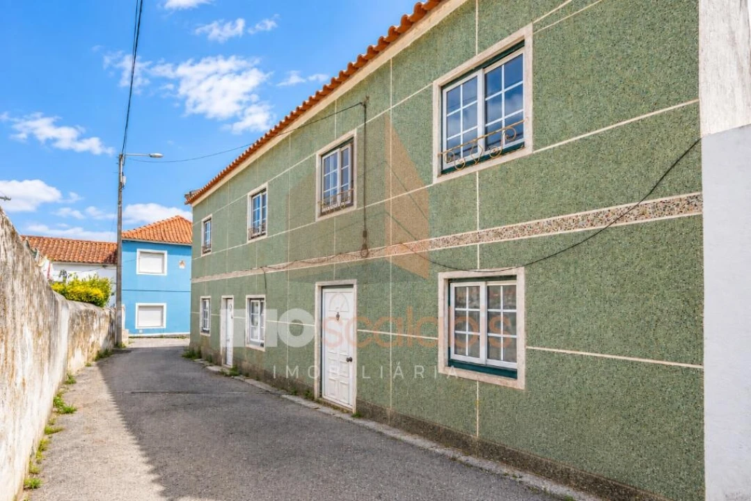 Moradia T4 para Venda em Tornada e Salir do Porto Foto 1