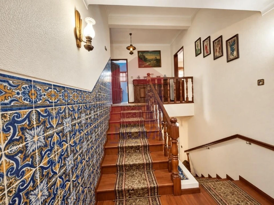 Moradia T5 para Venda em Oriz (Santa Marinha) e Oriz (São Miguel) Foto 13
