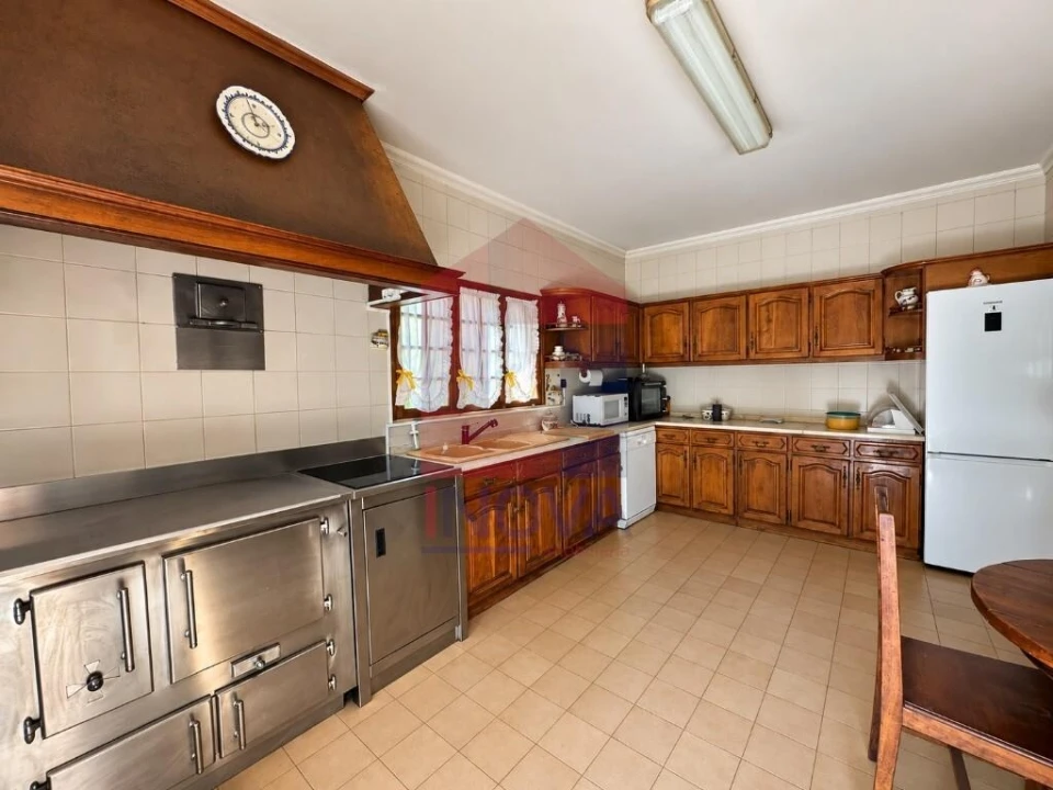 Moradia T5 para Venda em Oriz (Santa Marinha) e Oriz (São Miguel) Foto 4