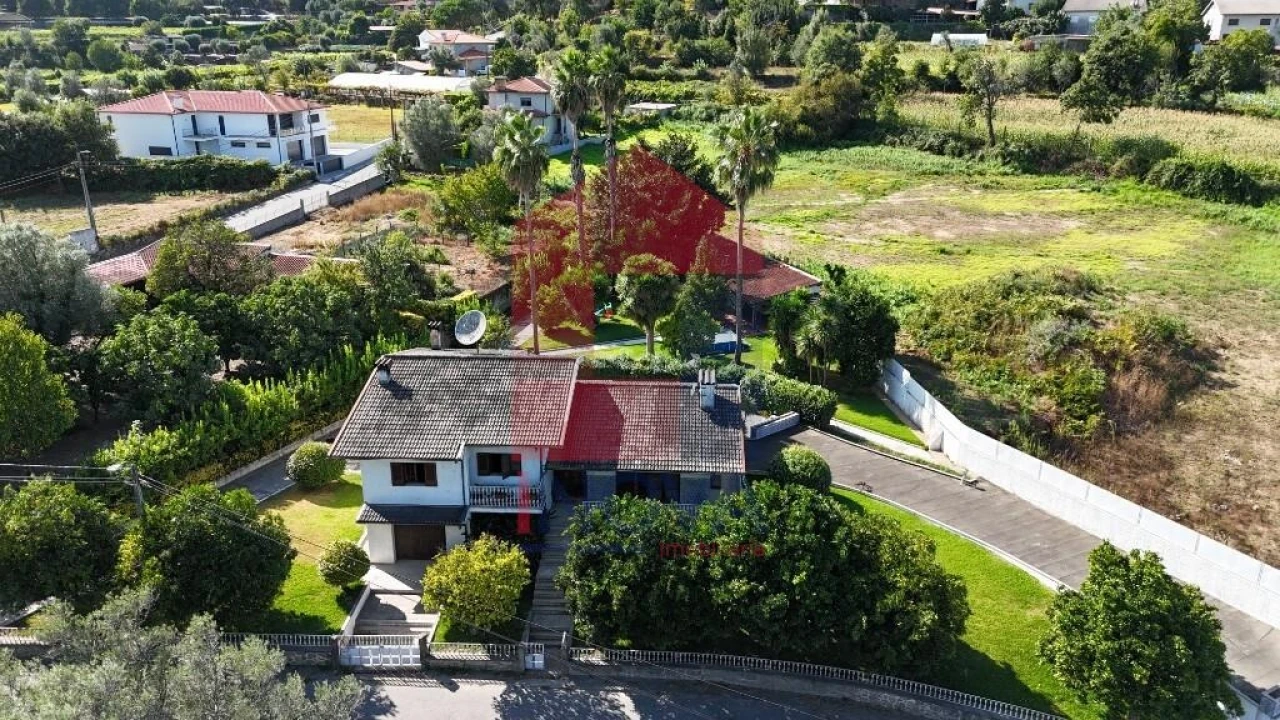 Moradia T5 para Venda em Oriz (Santa Marinha) e Oriz (São Miguel) Foto 36