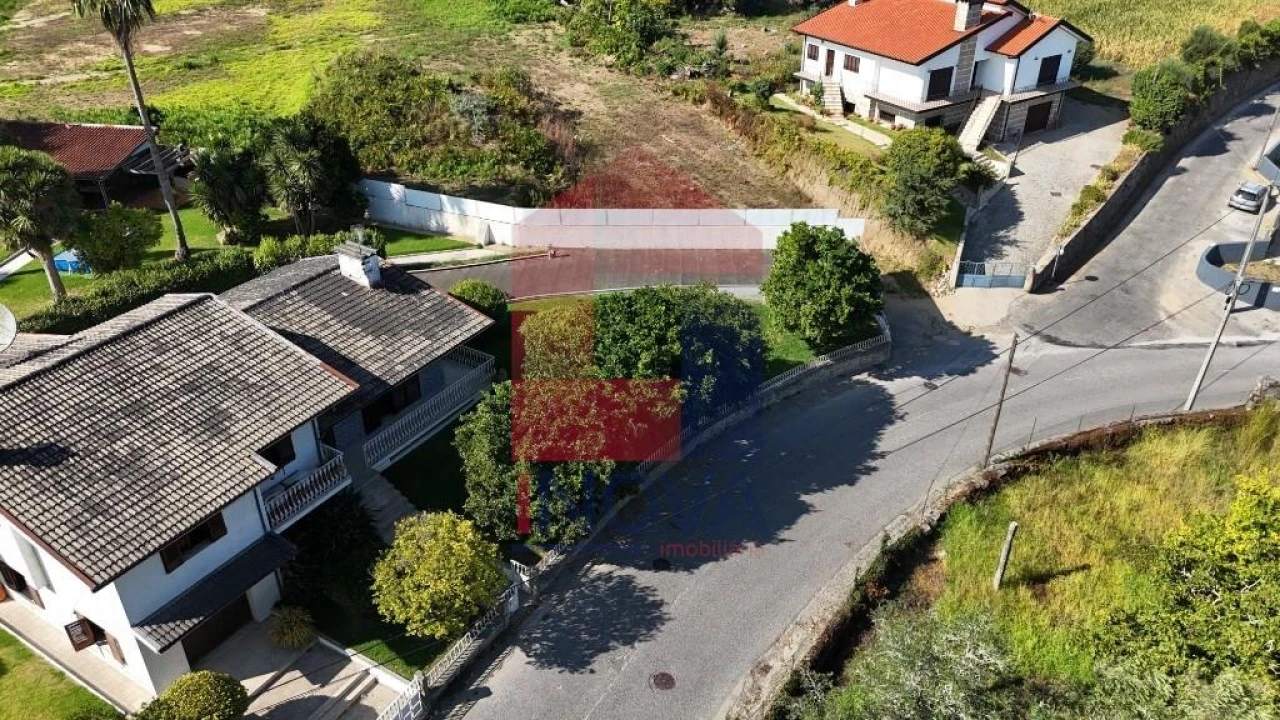 Moradia T5 para Venda em Oriz (Santa Marinha) e Oriz (São Miguel) Foto 34