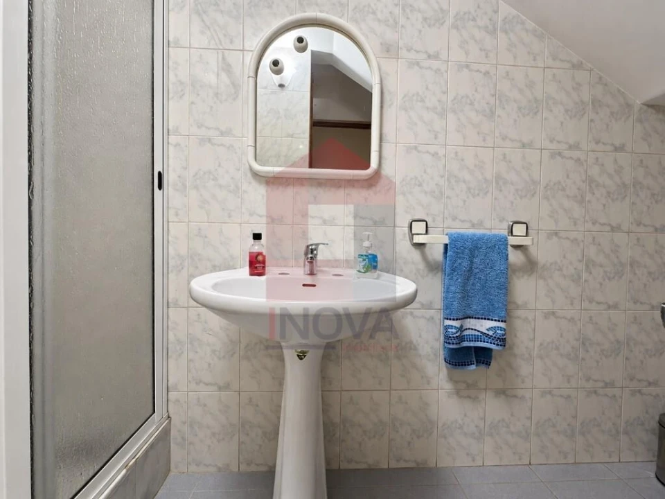 Moradia T5 para Venda em Oriz (Santa Marinha) e Oriz (São Miguel) Foto 24