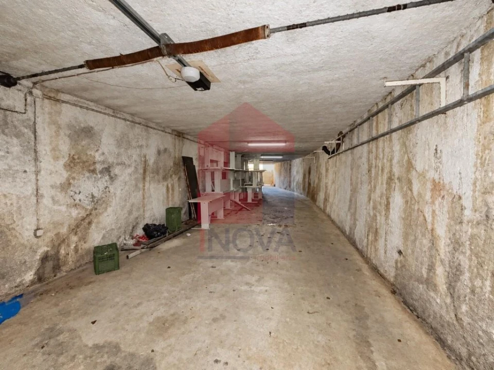 Moradia T5 para Venda em Oriz (Santa Marinha) e Oriz (São Miguel) Foto 28