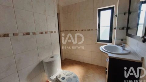 Moradia T3 para Venda em Montenegro