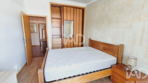 Moradia T3 para Venda em Montenegro