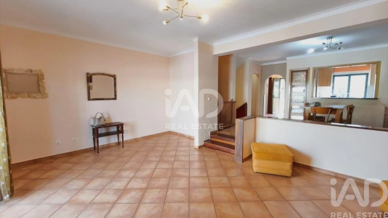 Moradia T3 para Venda em Montenegro Foto 3