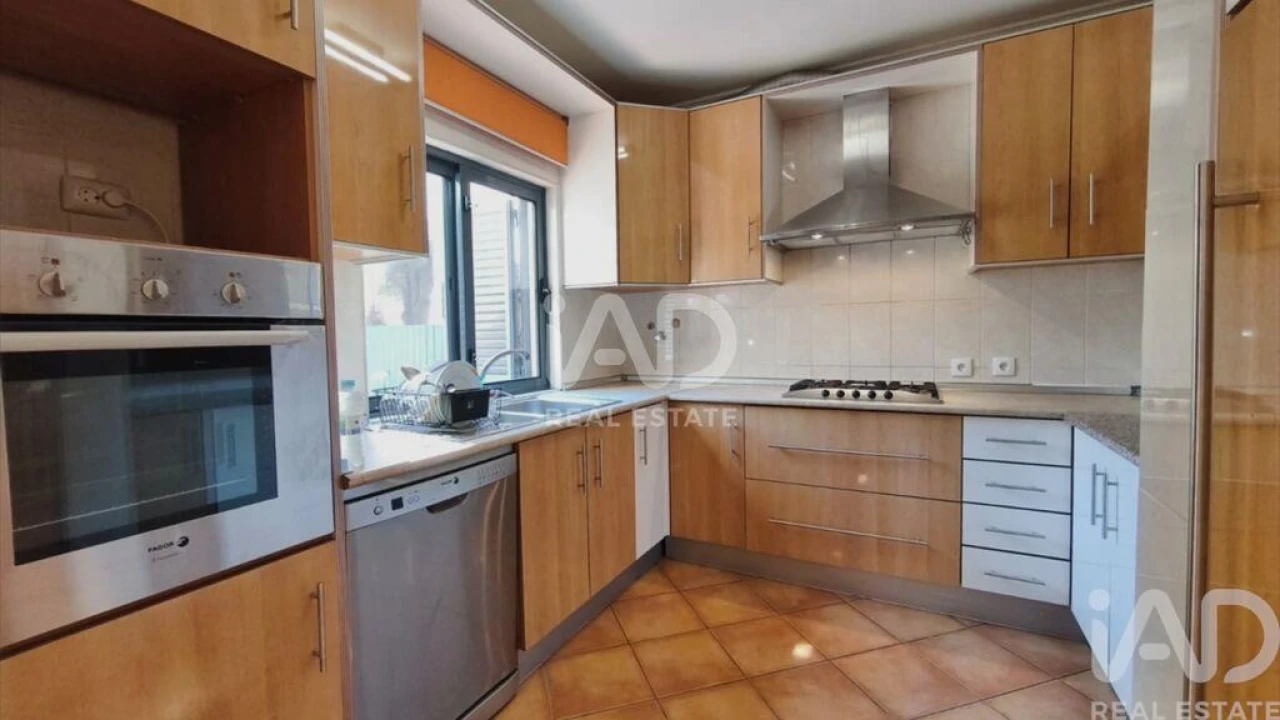 Moradia T3 para Venda em Montenegro Foto 8