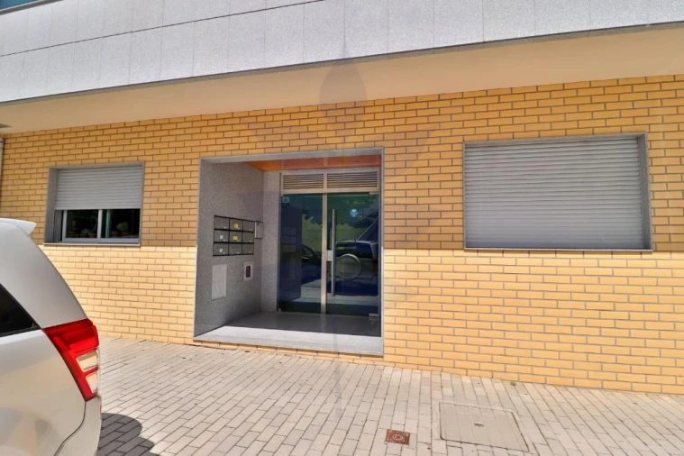 Apartamento T1 para Venda em Nogueira, Fraião e Lamaçães Foto 27
