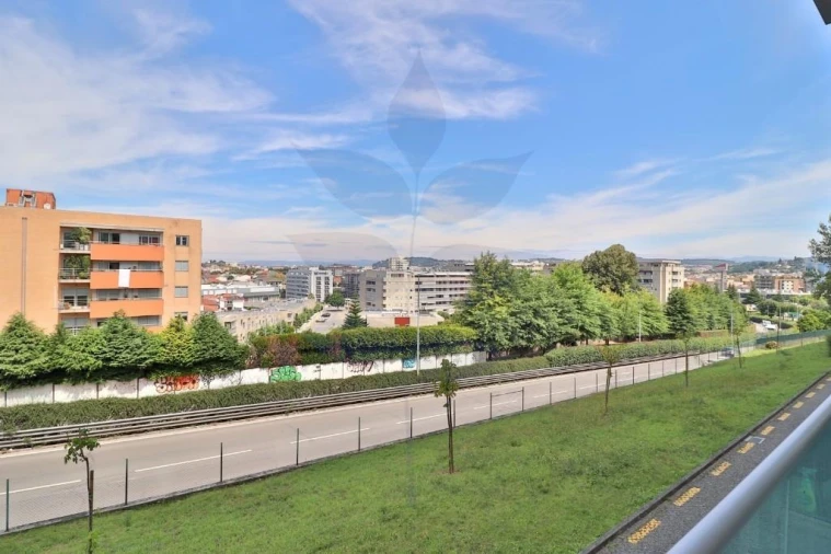 Apartamento T1 para Venda em Nogueira, Fraião e Lamaçães Foto 4