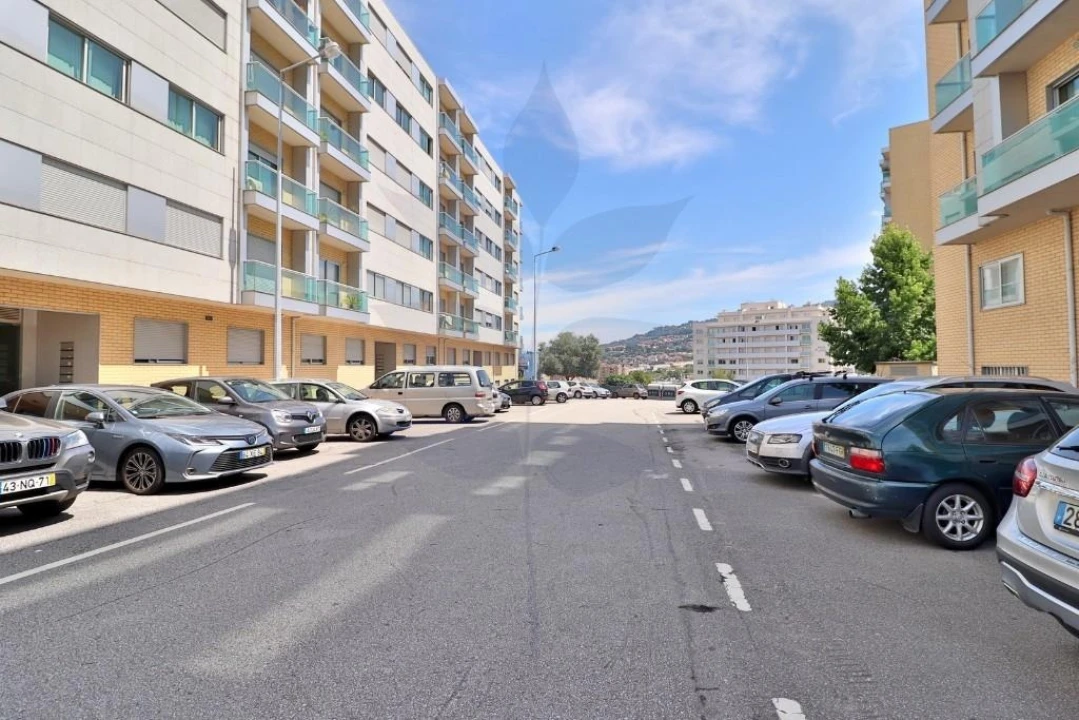 Apartamento T1 para Venda em Nogueira, Fraião e Lamaçães Foto 29