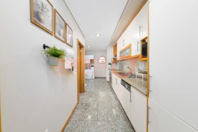 Apartamento T3 para Venda em São Felix da Marinha