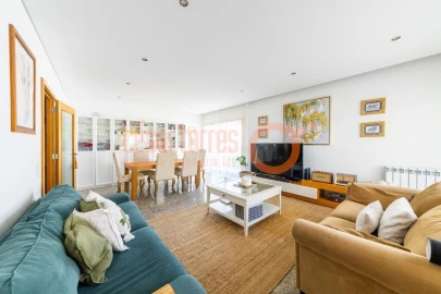 Apartamento T3 para Venda em São Felix da Marinha