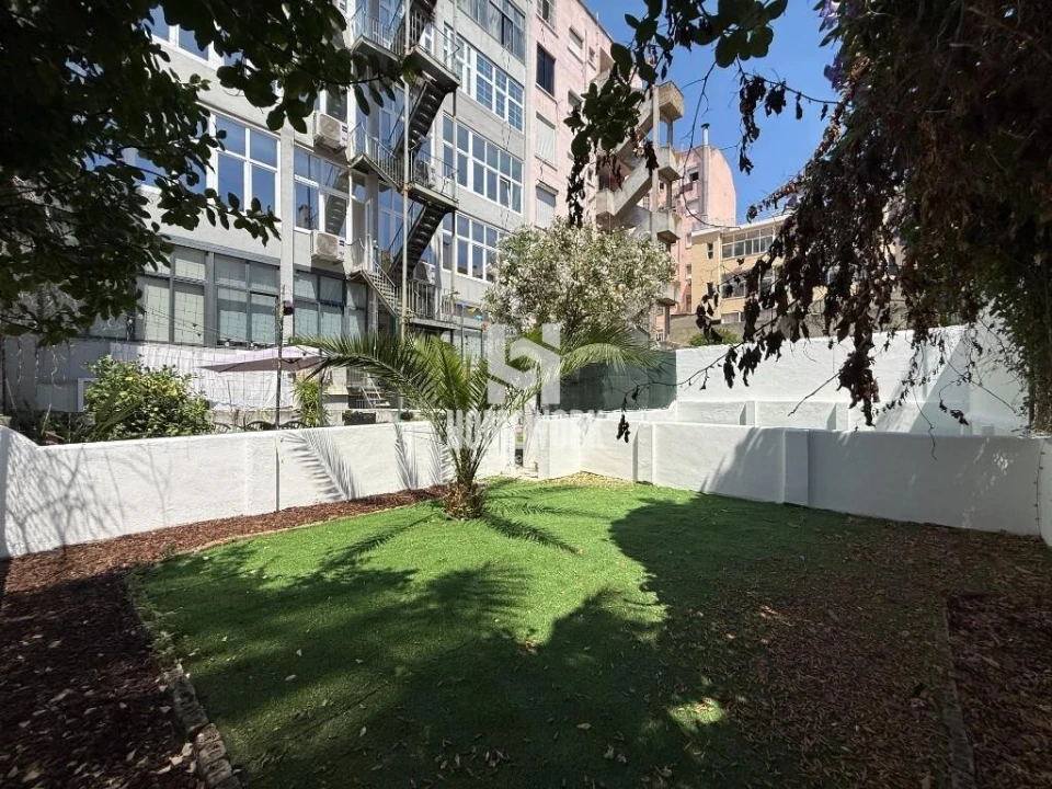 Apartamento T3 para Venda em Areeiro Foto 48