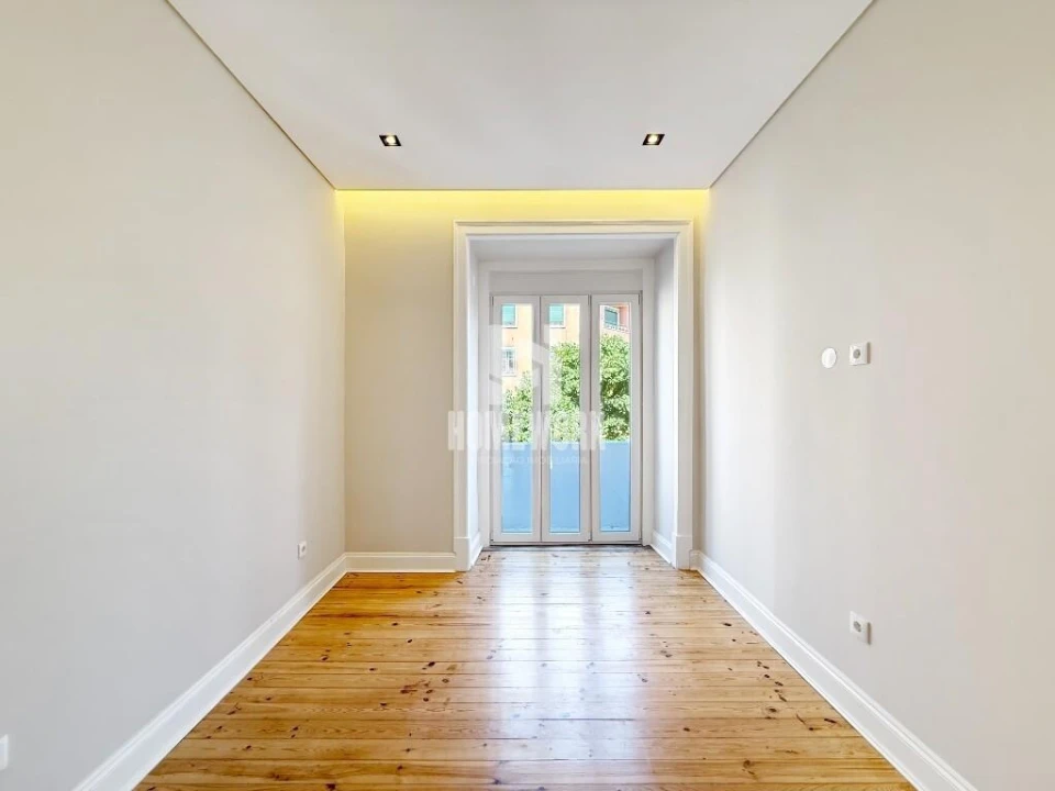 Apartamento T3 para Venda em Areeiro Foto 21