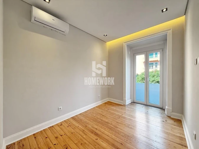 Apartamento T3 para Venda em Areeiro Foto 29