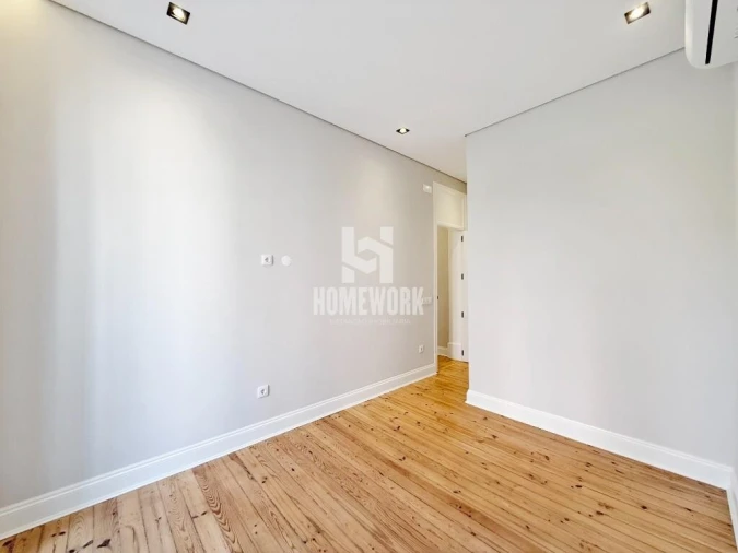 Apartamento T3 para Venda em Areeiro Foto 30