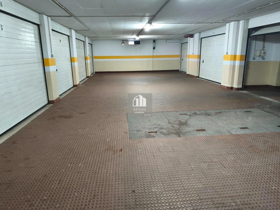 Garagem para Venda em Costa da Caparica Foto 7