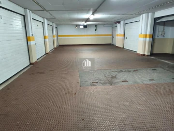 Garagem para Venda em Costa da Caparica