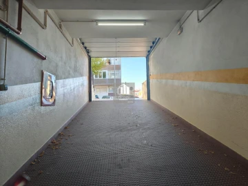 Garagem para Venda em Costa da Caparica