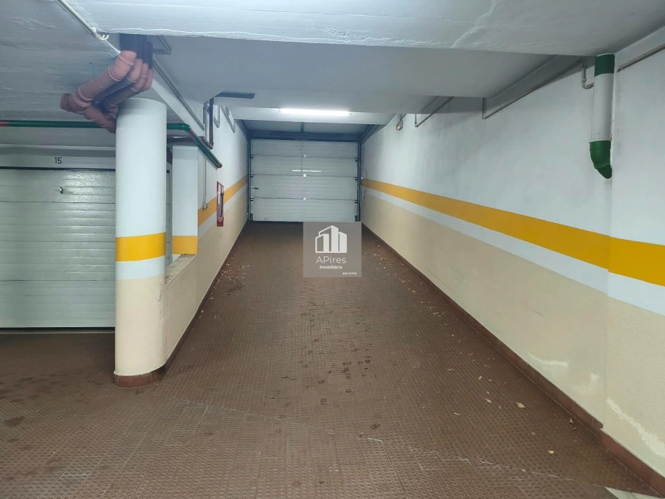 Garagem para Venda em Costa da Caparica Foto 5